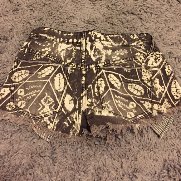 Free People - funky short shorts - Picture 8 of 8